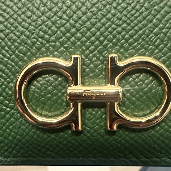 NWOT Salvatore Ferragamo Forest Green Leather Card Holder - Picture 6 of 7